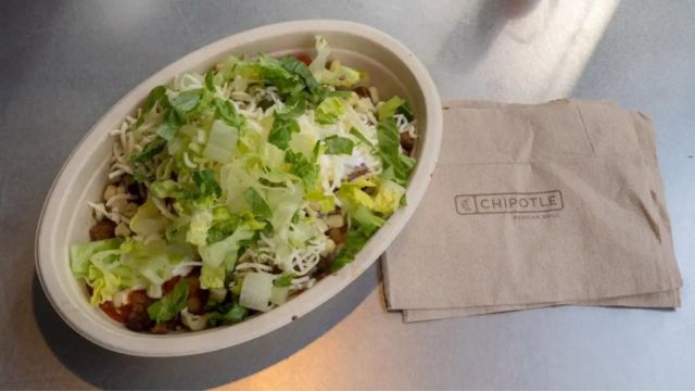 Assailant Who Threw Food at Chipotle Employee Ordered to Serve in Fast-Food Position