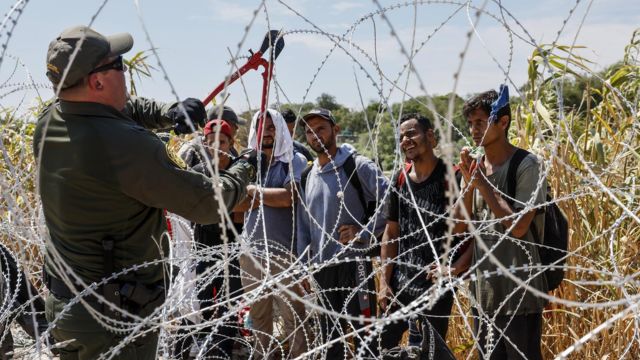 Barbed Wire Backlash Texas' Struggle With Border Security Measures (1)