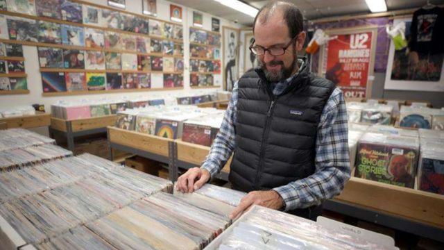 Michigan's Record Shops A Nostalgic Evolution from Vinyl to the Digital Age, See Here! (1)