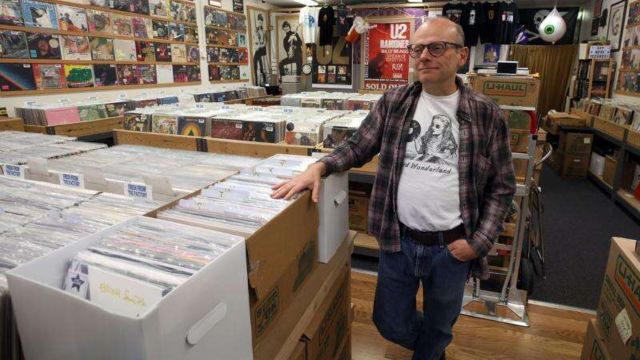 Michigan's Record Shops A Nostalgic Evolution from Vinyl to the Digital Age, See Here! (2)