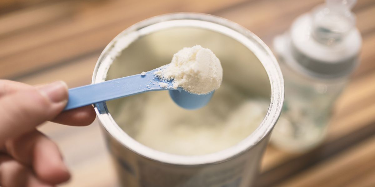 Safety First! Bacterial Risk in Baby Formula Sparks Concern for Parents