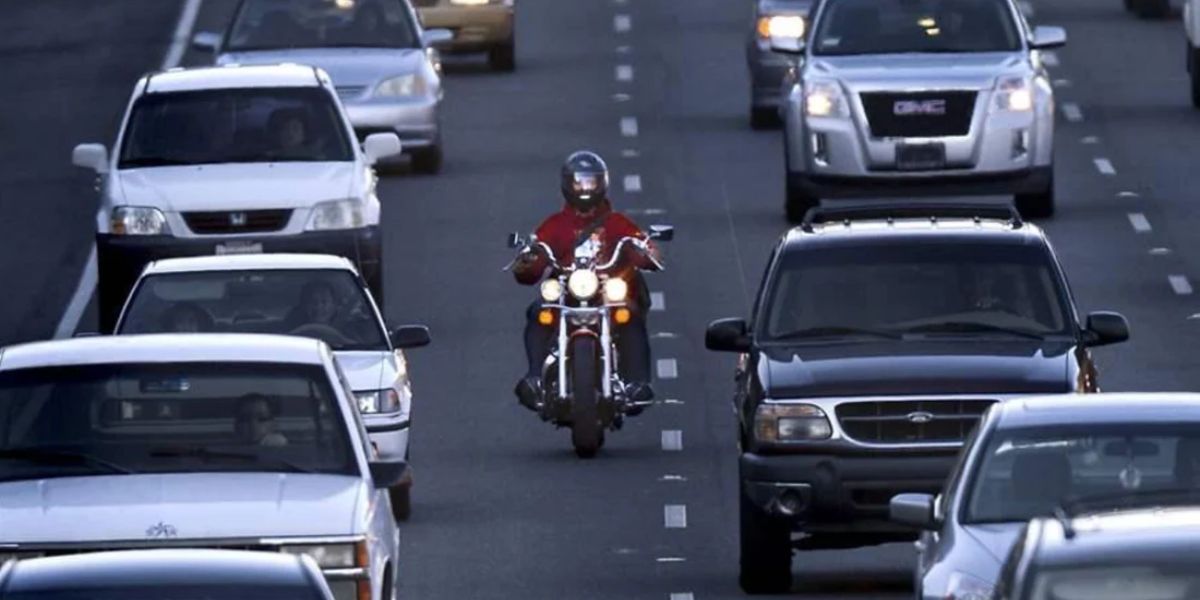 Watch Here, Arizona Traffic Rules The Legality of Lane Splitting for Motorcycles