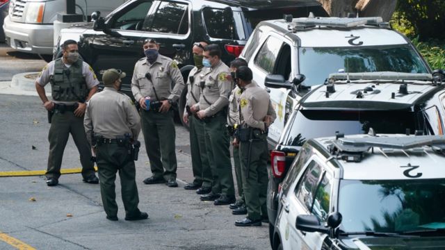Assault at California Sheriff's Office Man Returns, Attacks Gate and Deputies (1)