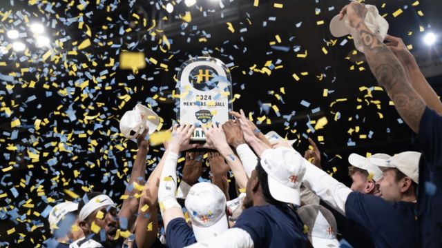 Oakland University's Historic NCAA Tournament Win Celebrating Five Remarkable Achievements (2)