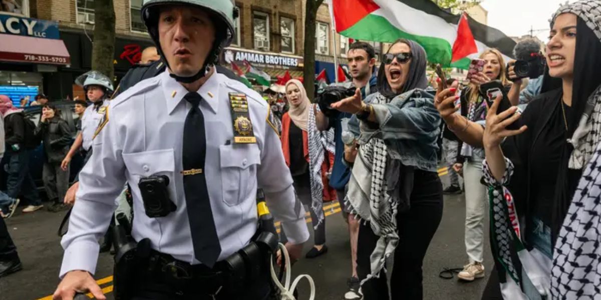 Big Incidents Happened! NYPD Officer Caught On Video Punching Pro-Palestinian Protester in Bay Ridge